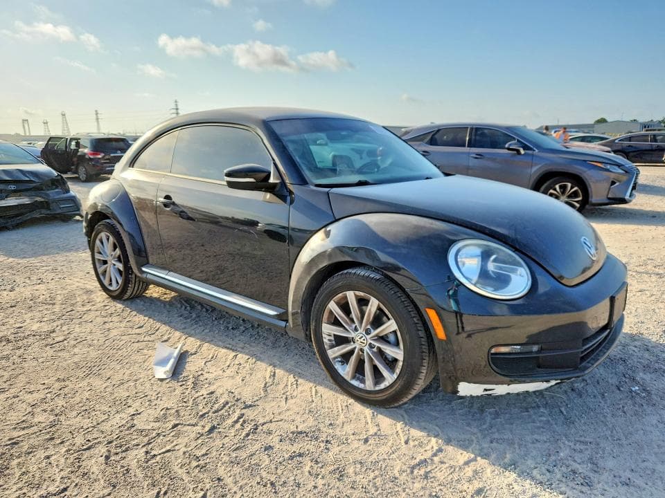 2017 VOLKSWAGEN BEETLE SE 4