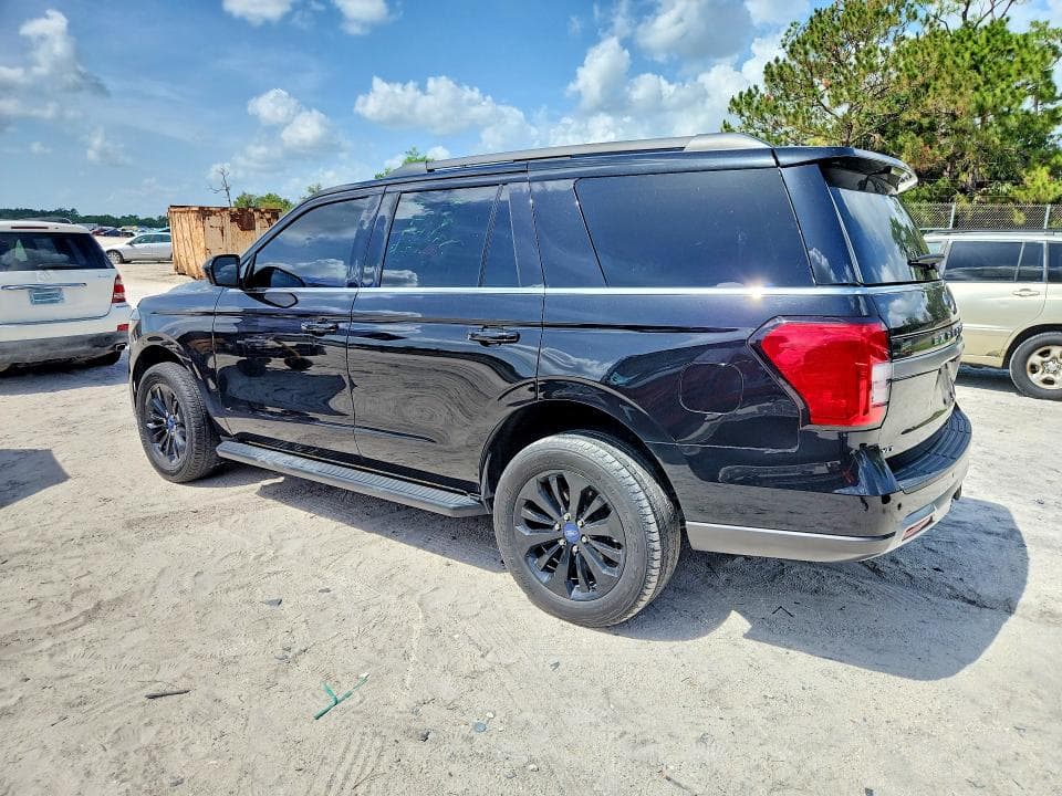 2024 FORD EXPEDITION XLT 2