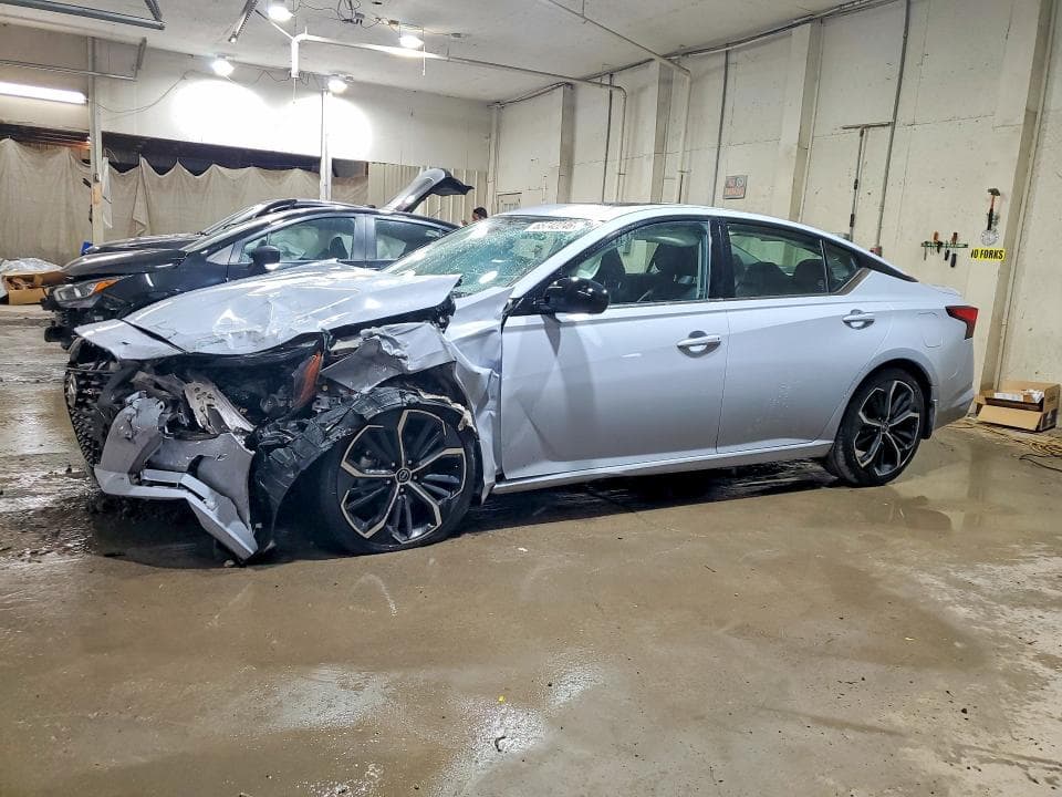2023 NISSAN ALTIMA SR