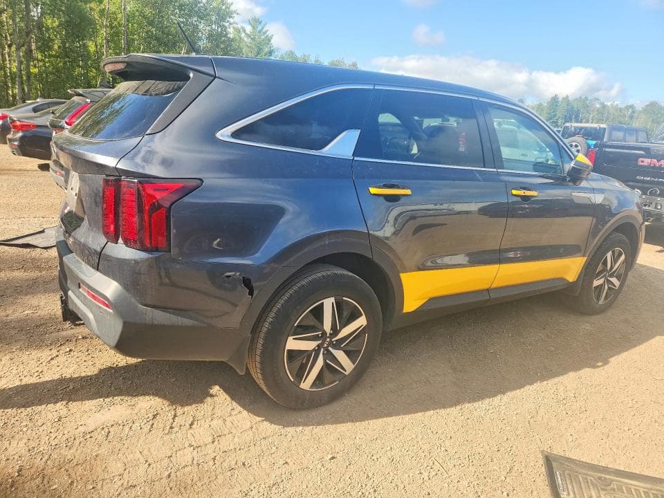 2021 KIA SORENTO LX 3