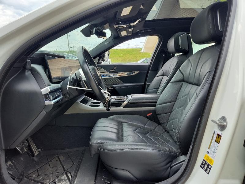 2023 BMW 760 XI 7