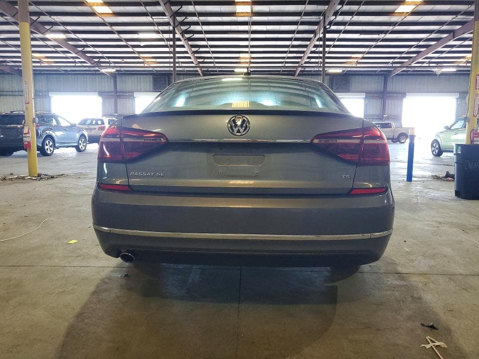 2017 VOLKSWAGEN PASSAT SE 6