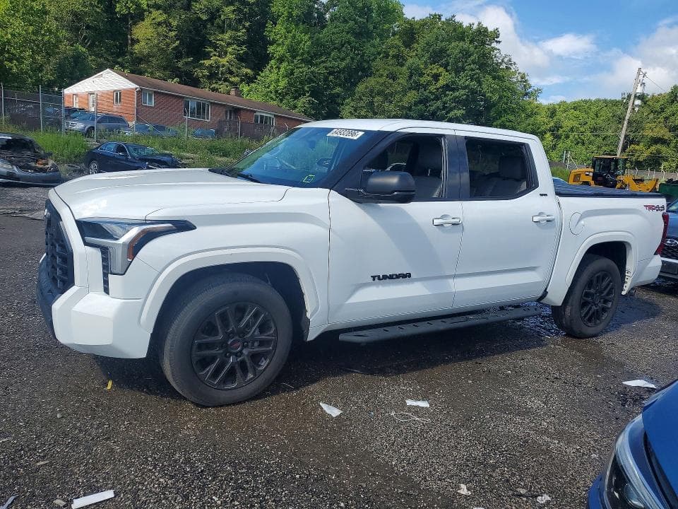 2023 TOYOTA TUNDRA SR5
