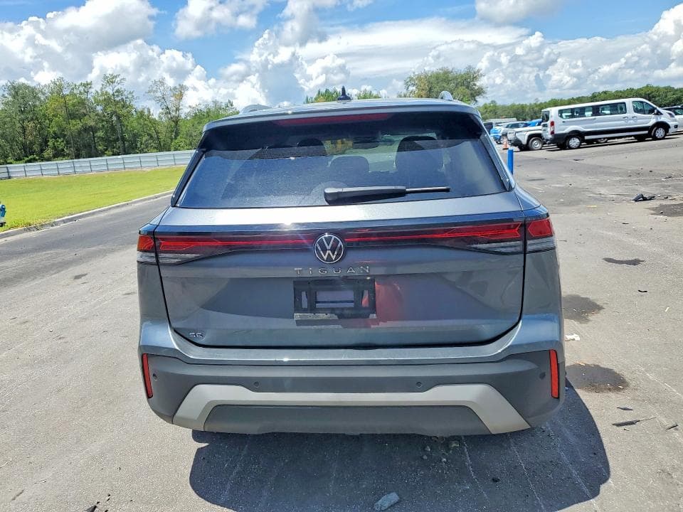 2026 VOLKSWAGEN TIGUAN SE 6
