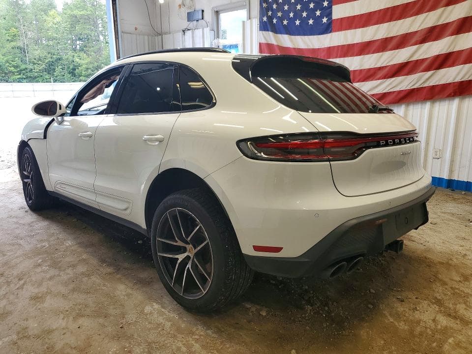 2023 PORSCHE MACAN BASE 2