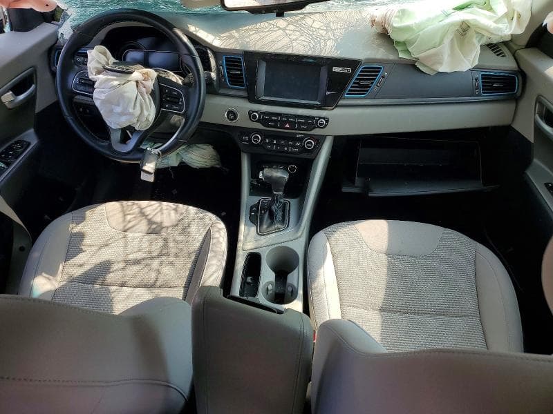 2019 KIA NIRO LX 8