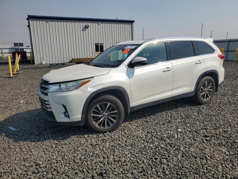 2019 TOYOTA HIGHLANDER XLE - 1