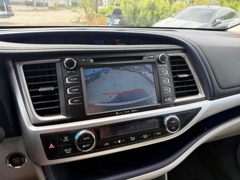 2018 TOYOTA HIGHLANDER XLE 11
