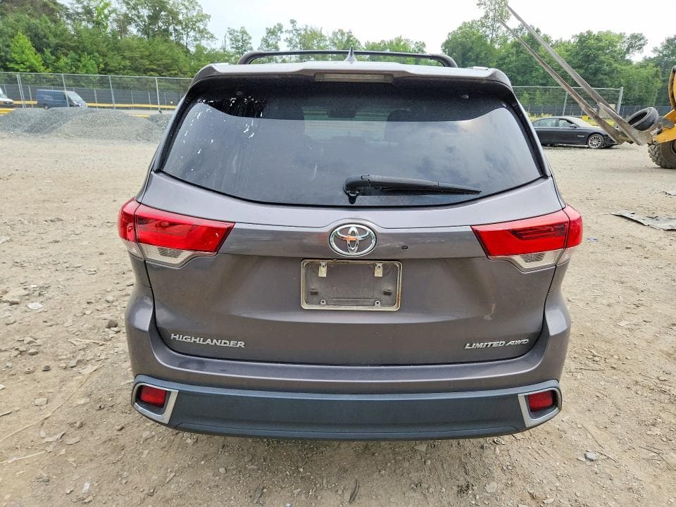 2018 TOYOTA HIGHLANDER LIMITED PLATINUM 6