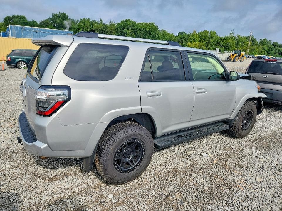 2024 TOYOTA 4RUNNER SR5 3
