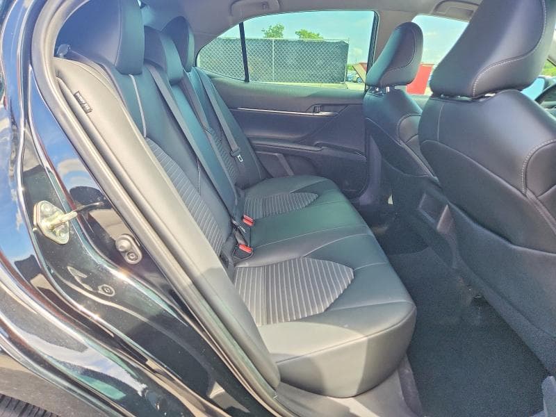 2020 TOYOTA CAMRY SE 10