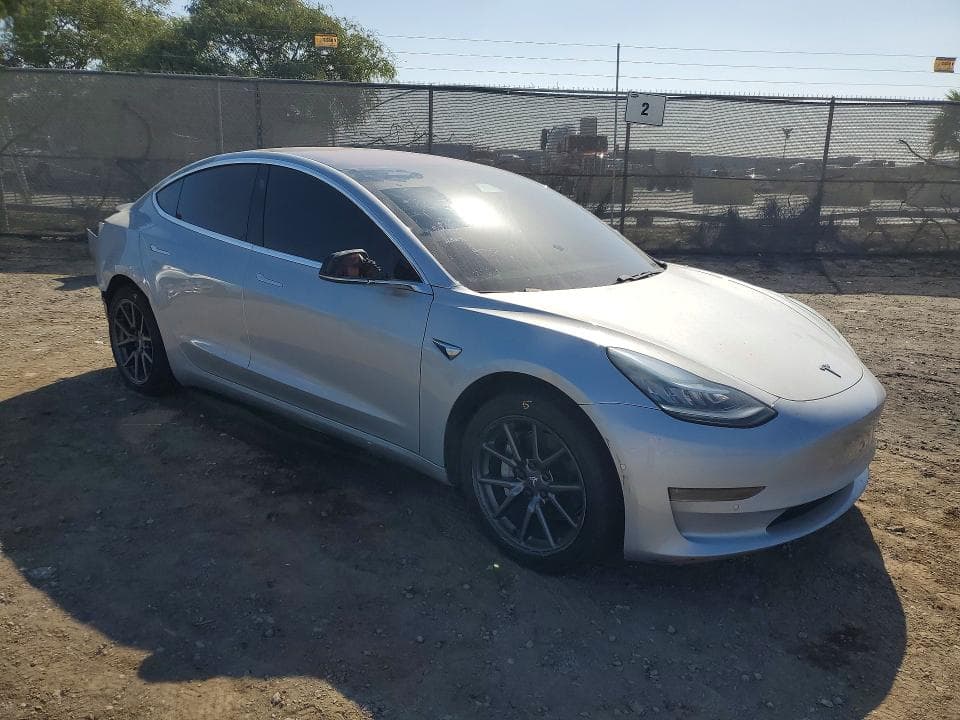 2018 TESLA MODEL 3 4