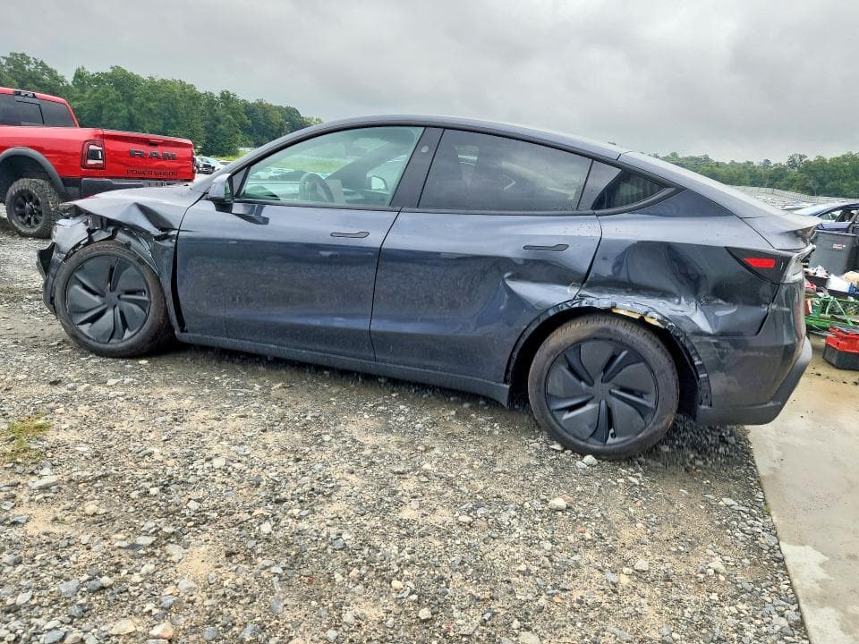 2026 TESLA MODEL Y 2