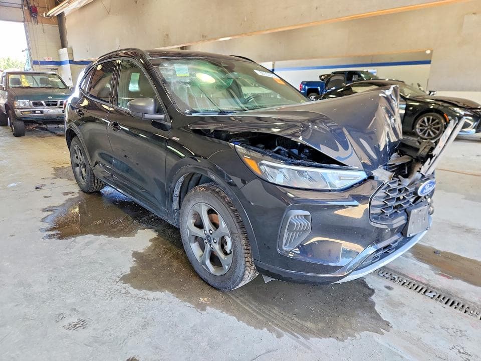 2024 FORD ESCAPE ST LINE 4
