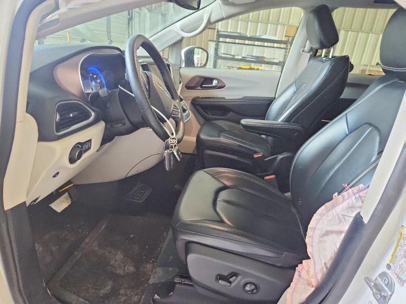 2020 CHRYSLER VOYAGER LXI 7