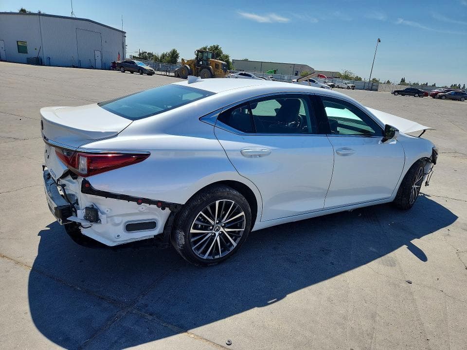 2025 LEXUS ES 300H BASE 3