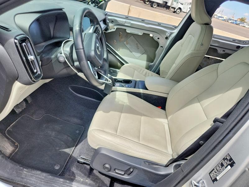 2019 VOLVO XC40 T5 MOMENTUM 7
