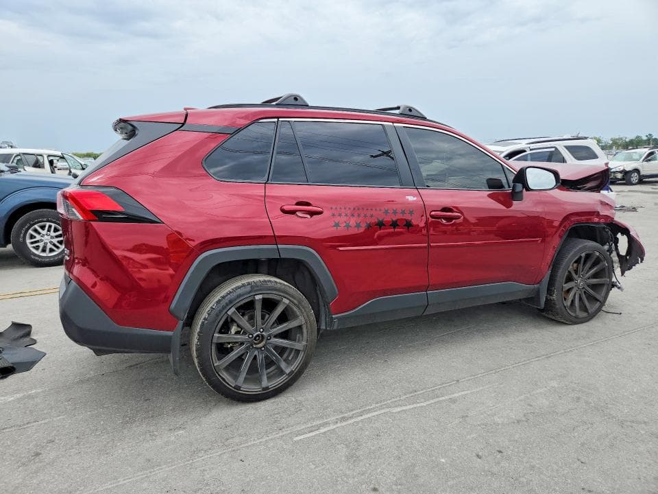 2024 TOYOTA RAV4 XLE 3