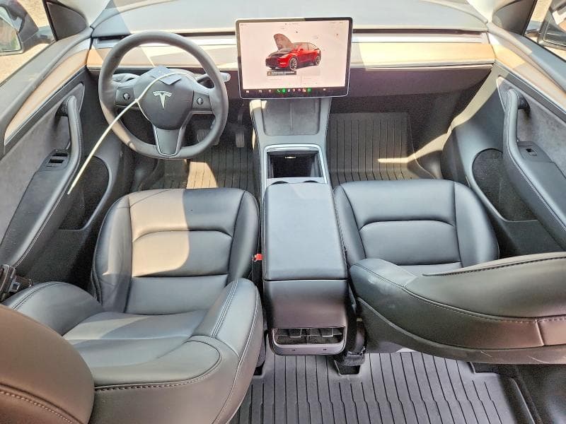 2023 TESLA MODEL Y 8