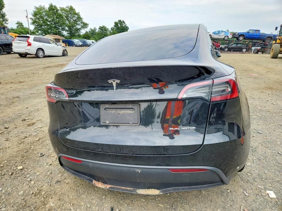 2023 TESLA MODEL Y 6