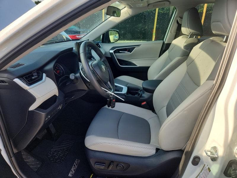 2019 TOYOTA RAV4 XLE PREMIUM 7