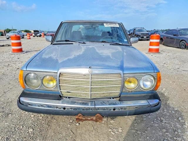 1985 MERCEDES-BENZ 300 DT 5