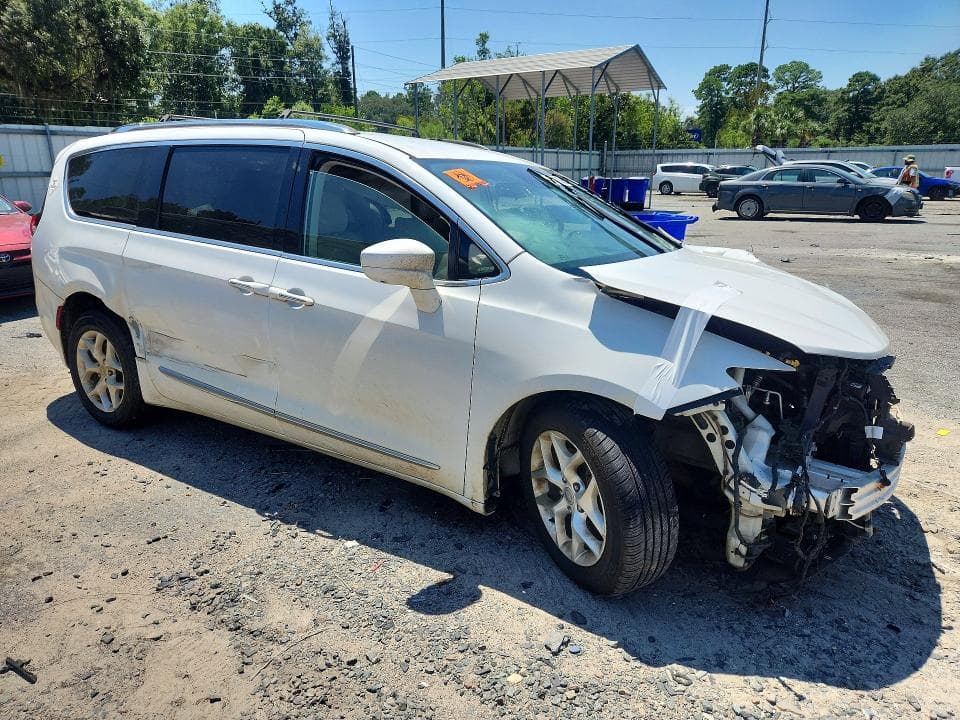 2018 CHRYSLER PACIFICA TOURING L 4