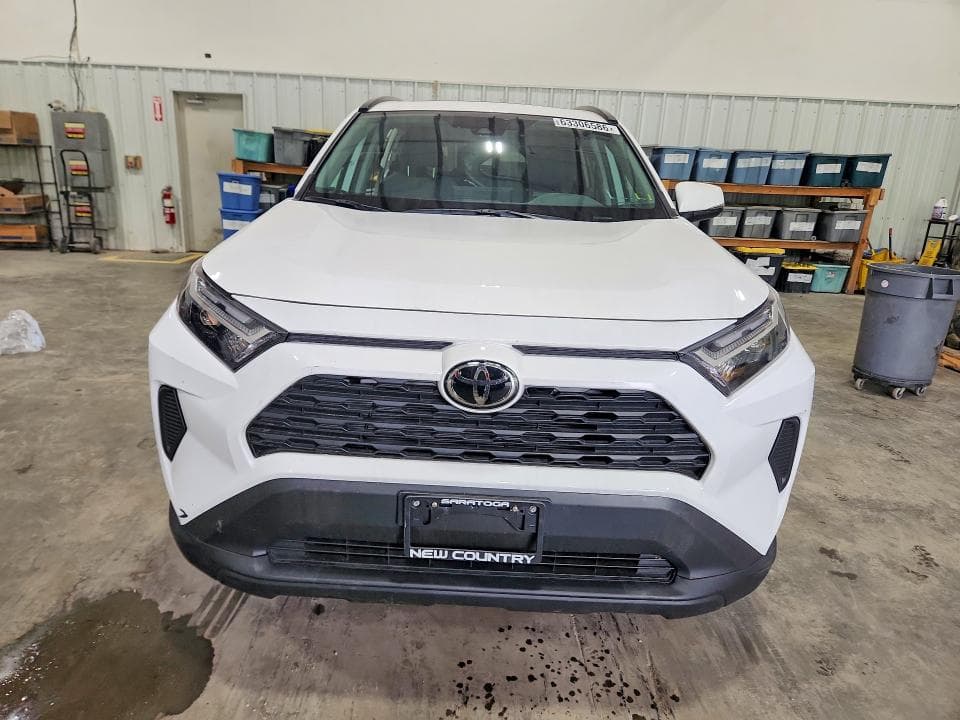 2024 TOYOTA RAV4 XLE 5