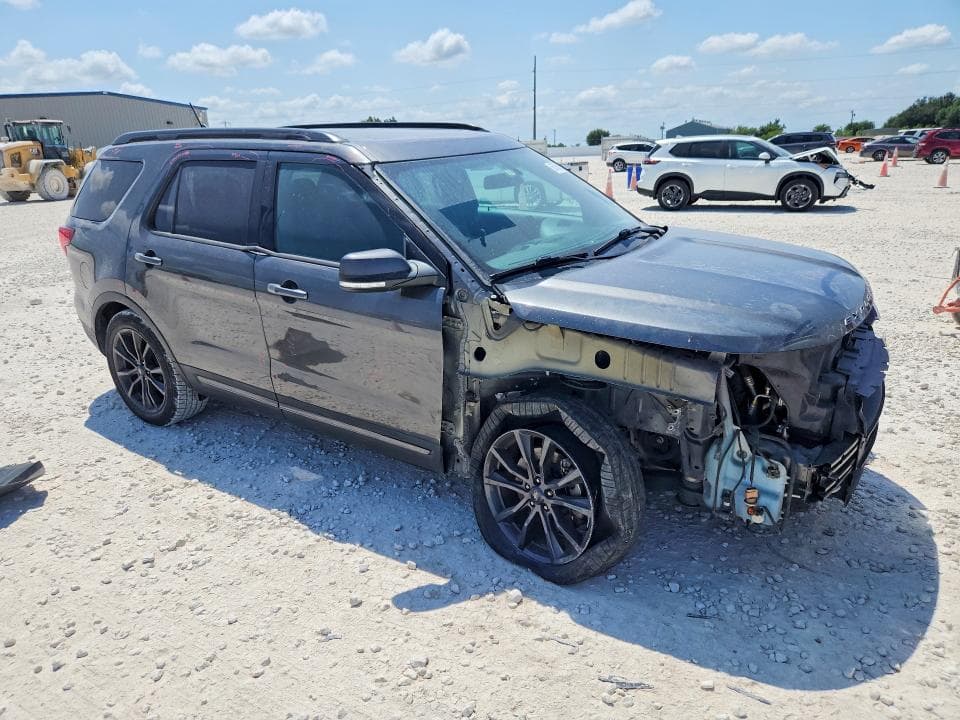 2018 FORD EXPLORER XLT 4