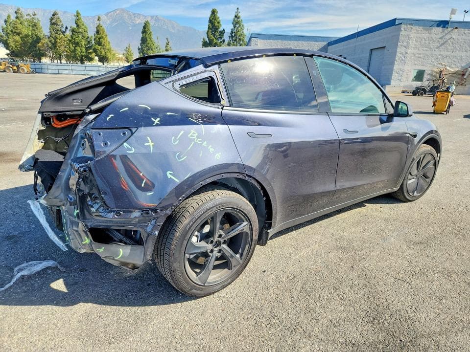 2026 TESLA MODEL Y 3