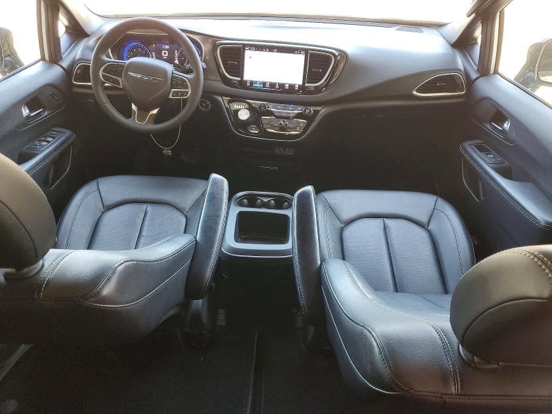 2025 CHRYSLER PACIFICA SELECT 8