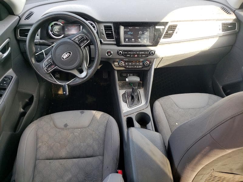 2017 KIA NIRO LX 8