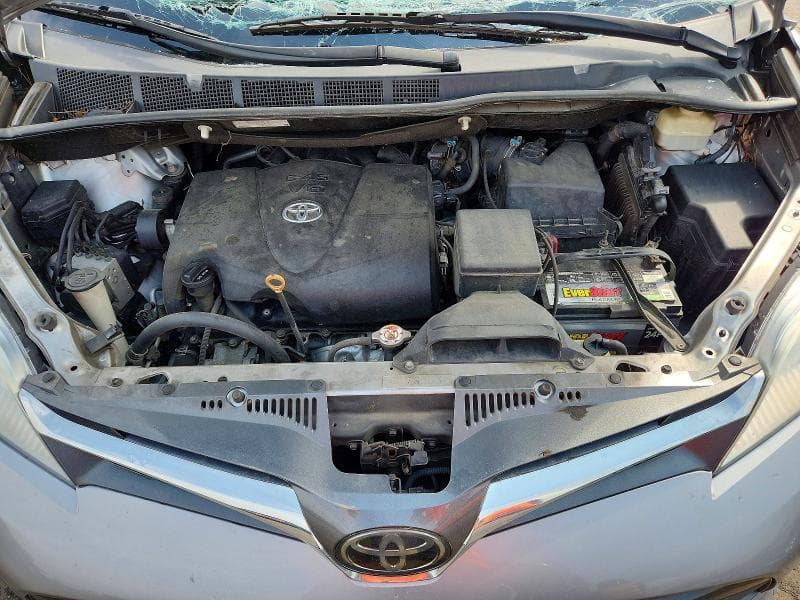 2018 TOYOTA SIENNA XLE 8-PASSENGER 12