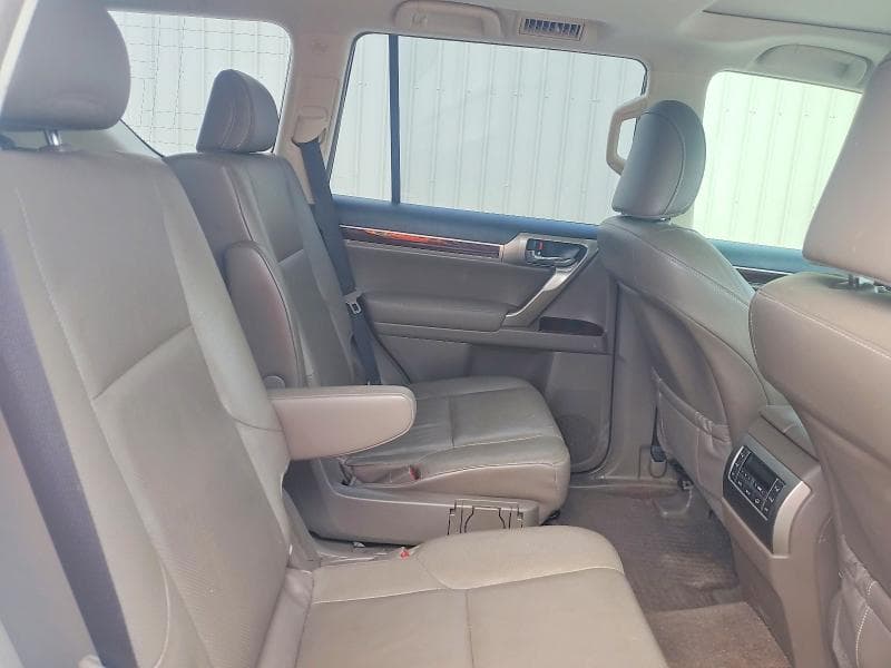 2017 LEXUS GX 460 11