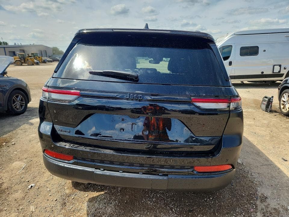 2024 JEEP GRAND CHEROKEE LAREDO 6