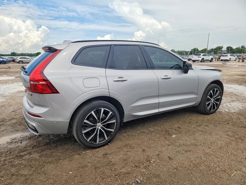 2025 VOLVO XC60 PLUS 3