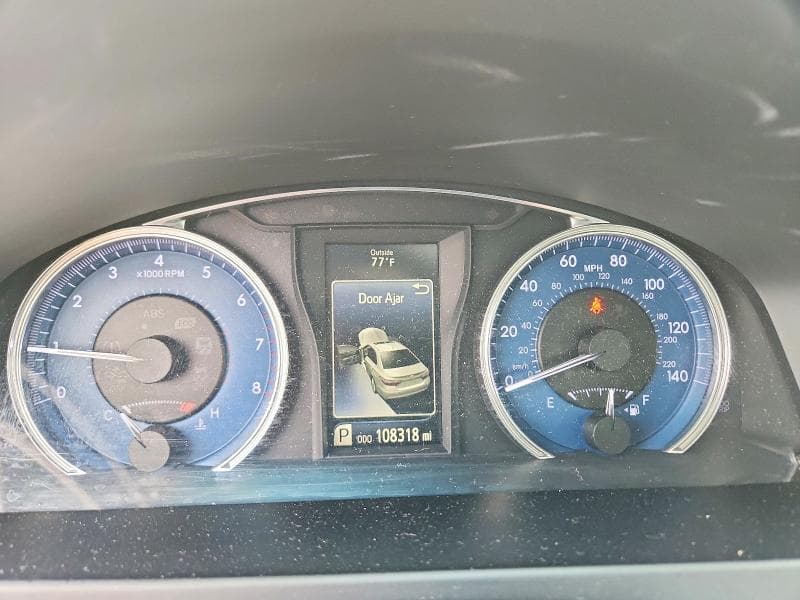 2017 TOYOTA CAMRY XLE 9