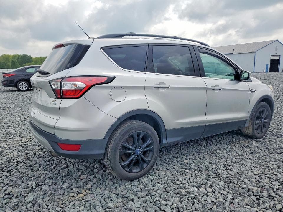2017 FORD ESCAPE SE 3