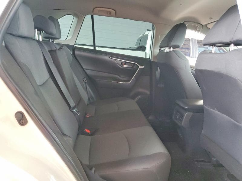 2025 TOYOTA RAV4 XLE 10