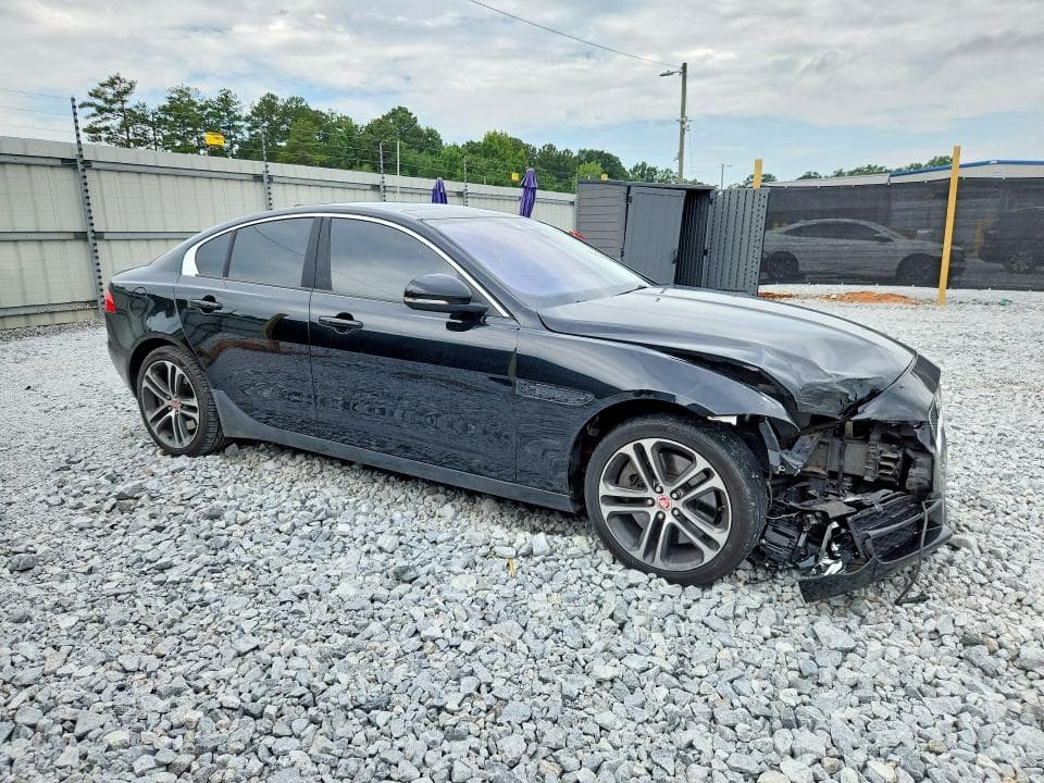 2017 JAGUAR XE PREMIUM 4