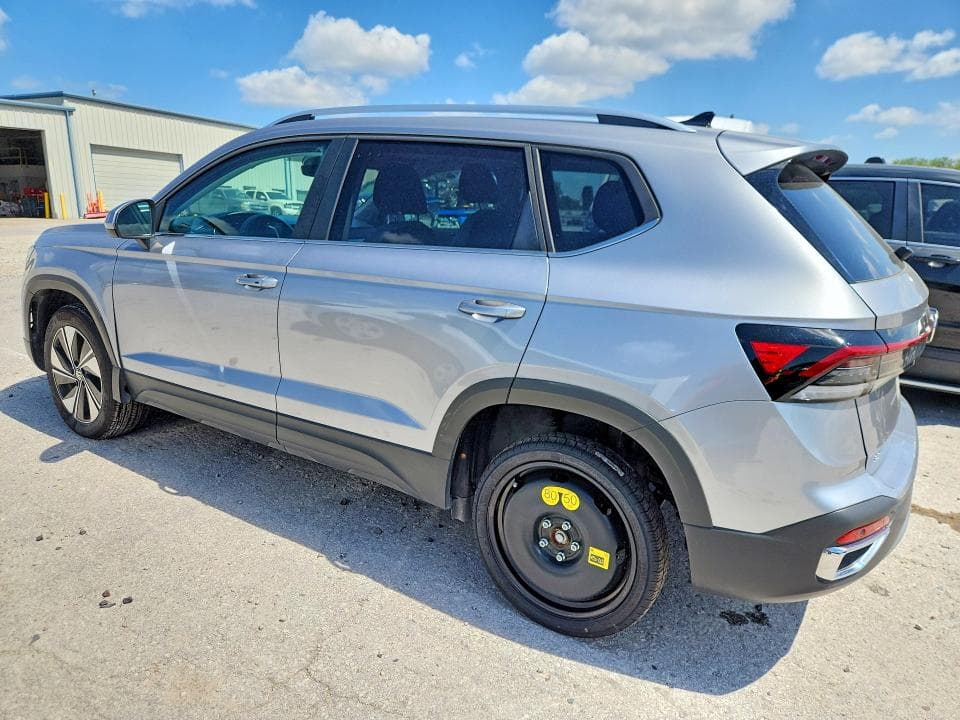 2026 VOLKSWAGEN TAOS SE 2