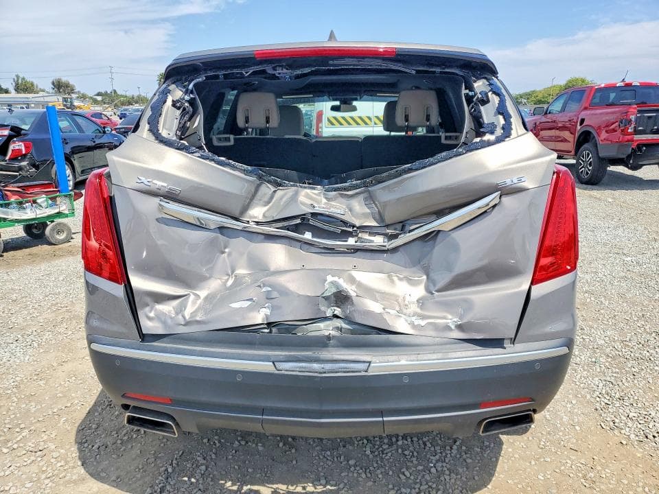 2017 CADILLAC XT5 LUXURY 6