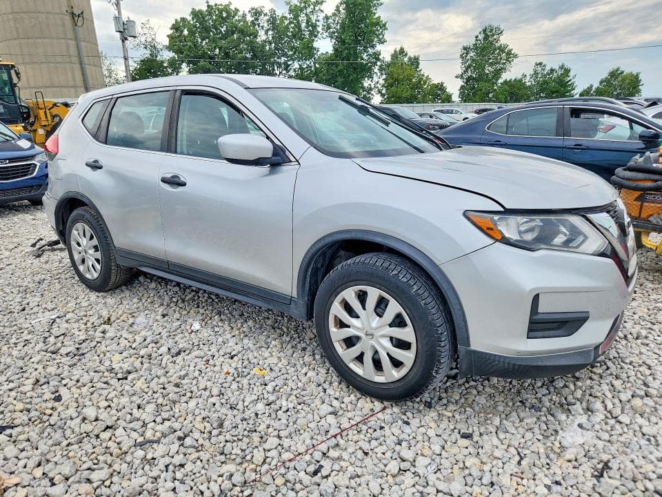 2017 NISSAN ROGUE S 4