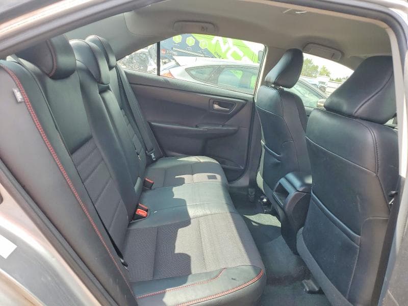 2017 TOYOTA CAMRY SE 10