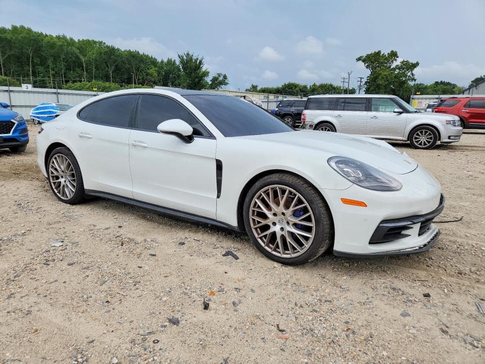 2018 PORSCHE PANAMERA 4 4