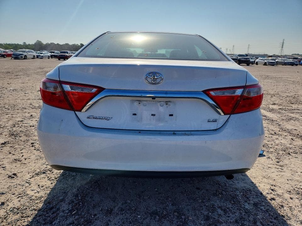 2017 TOYOTA CAMRY LE 6