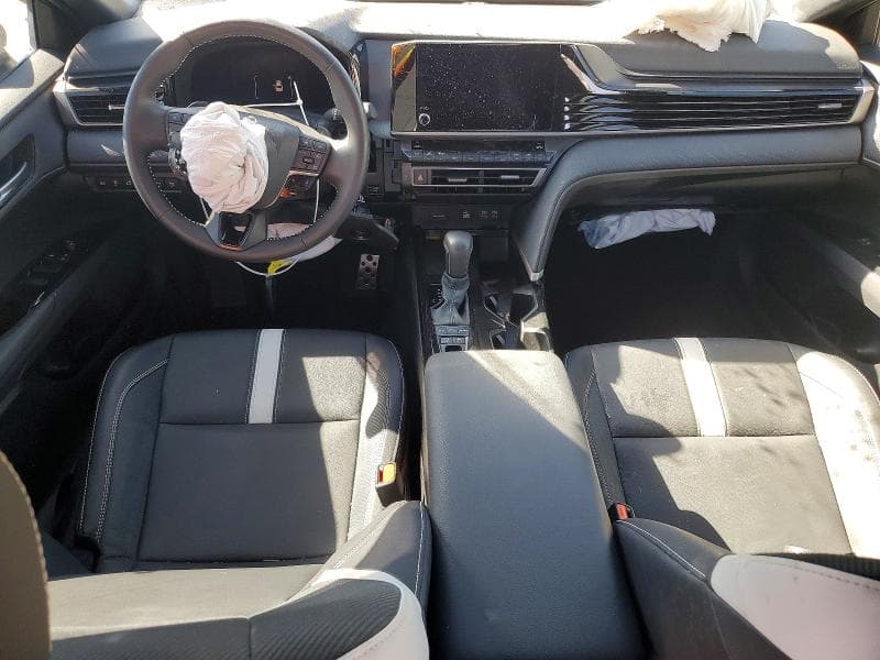 2025 TOYOTA CAMRY SE 8