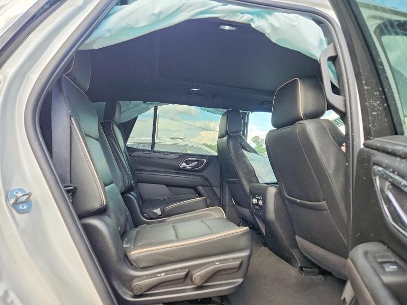 2023 GMC YUKON SLT 11