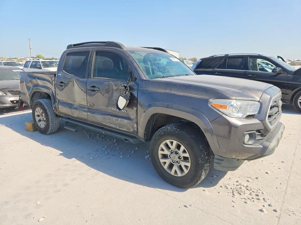 2017 TOYOTA TACOMA SR5 V6 4