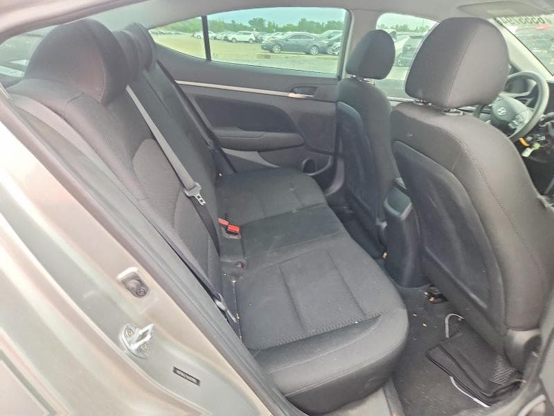 2020 HYUNDAI ELANTRA SEL 10